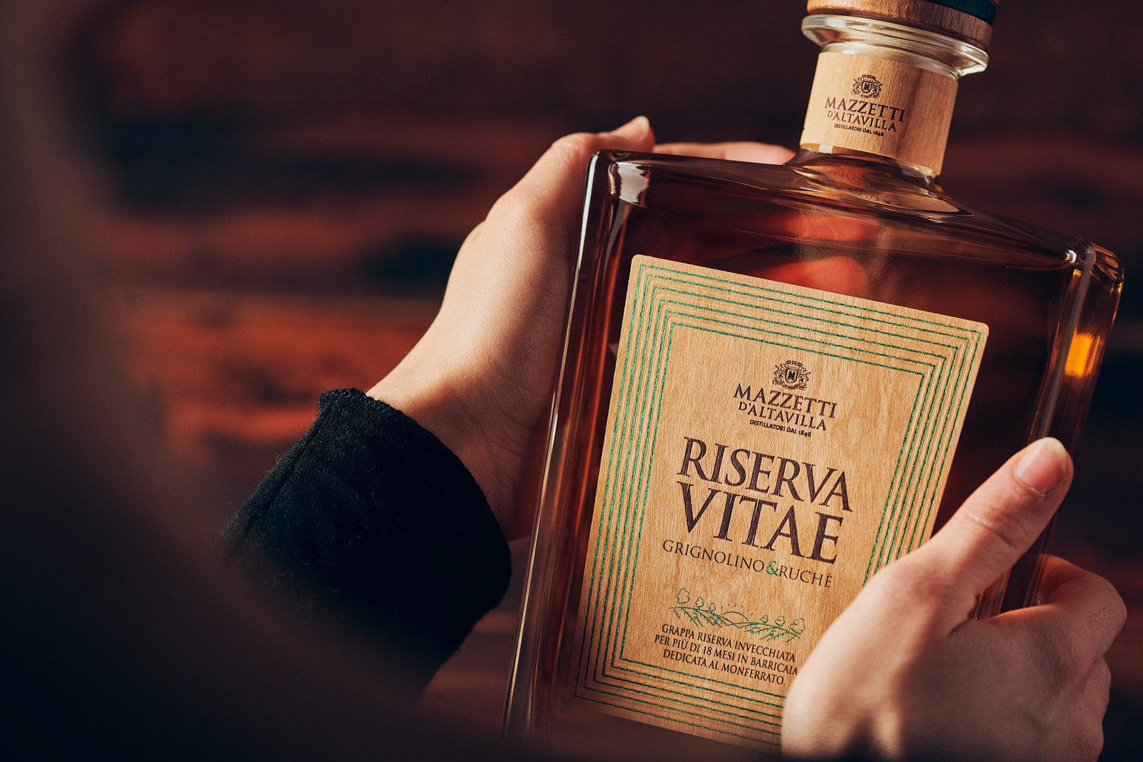mazzetti-d-altavilla-riserva-vitae-grappa-di-grignolino-e-ruch-18-mesi image 3