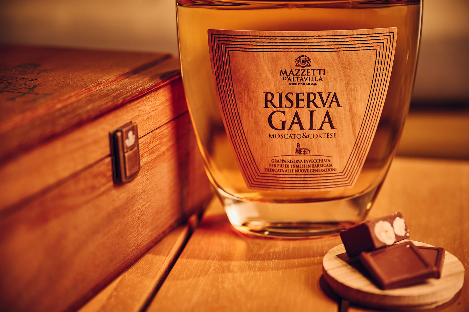 mazzetti-d-altavilla-riserva-gaia-grappa-riserva-invecchiata-18-mesi image 2