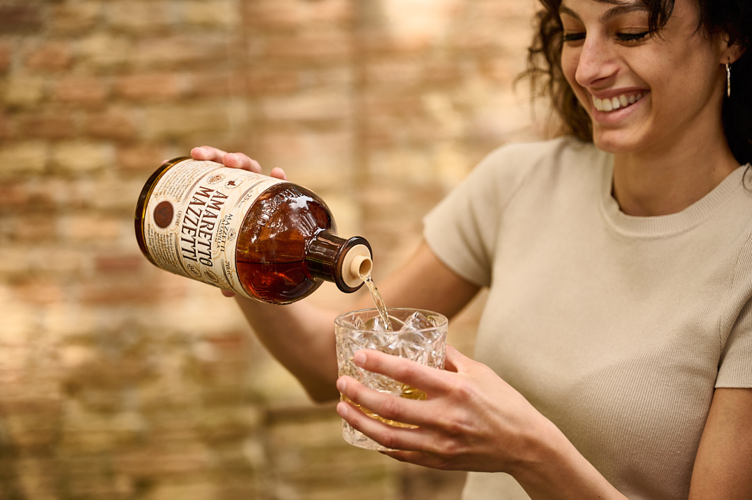 mazzetti-d-altavilla-amaretto-liquore-alle-mandorle-amare image 3