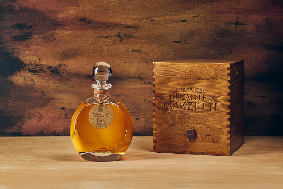 mazzetti-d-altavilla-decanter-spirito-di-cristallo-con-grappa-di-moscato-riserva image 2