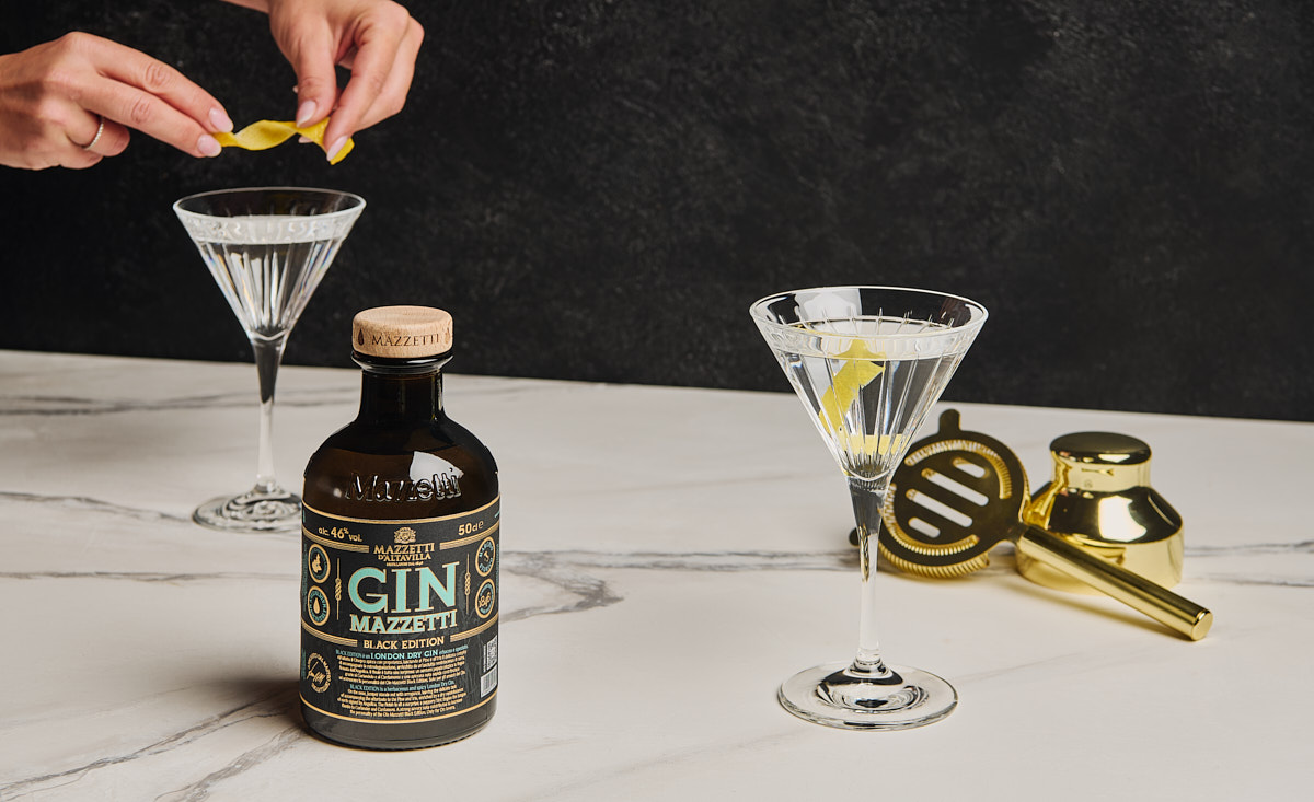 mazzetti-d-altavilla-momento-martini-kit-cocktail-con-gin-black-edition image 3