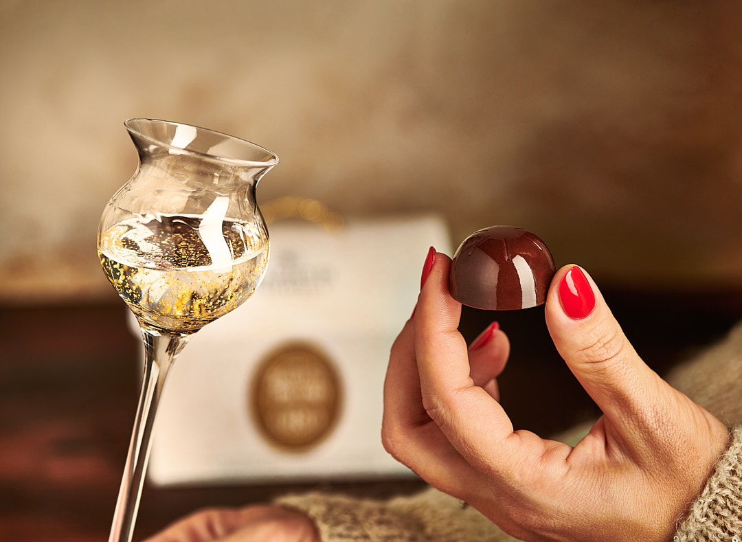mazzetti-d-altavilla-forzioro-praline-di-cioccolato-extra-fondente-al-liquore-or image 2