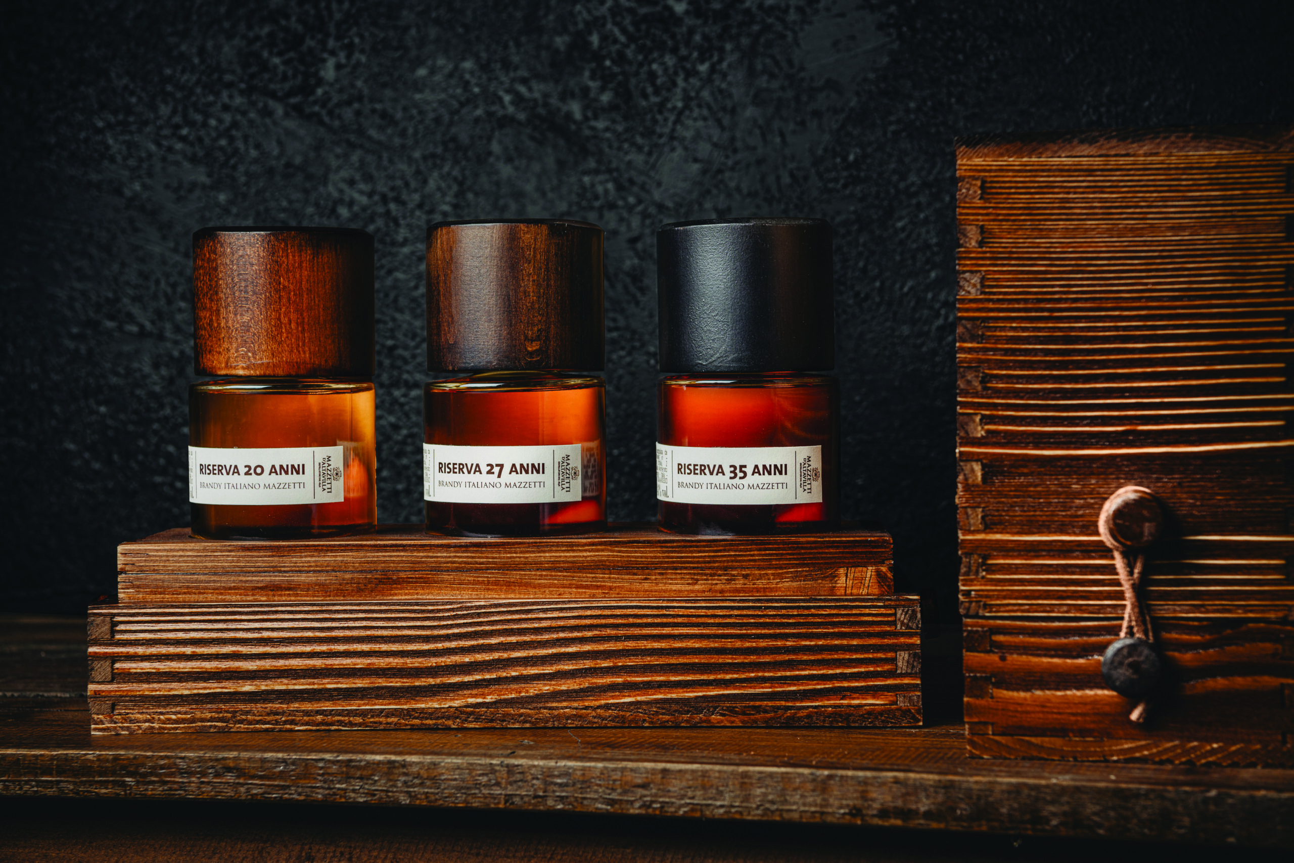 mazzetti-d-altavilla-inno-al-brandy-italiano-cofanetto-3-brandy-riserva-20-27-e- image 2